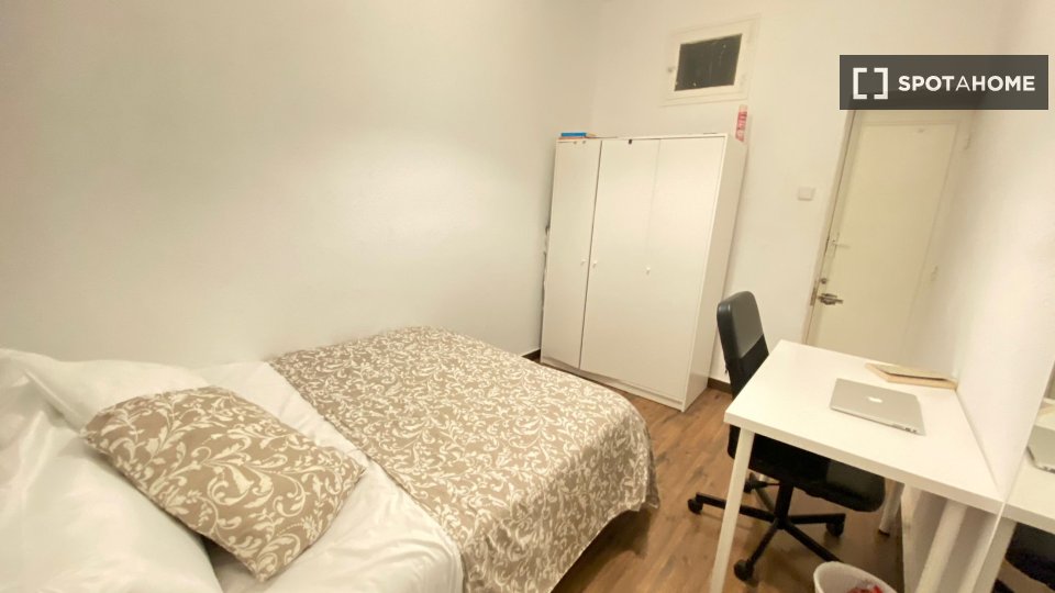 Double room Madrid, 8 beds — photo 6