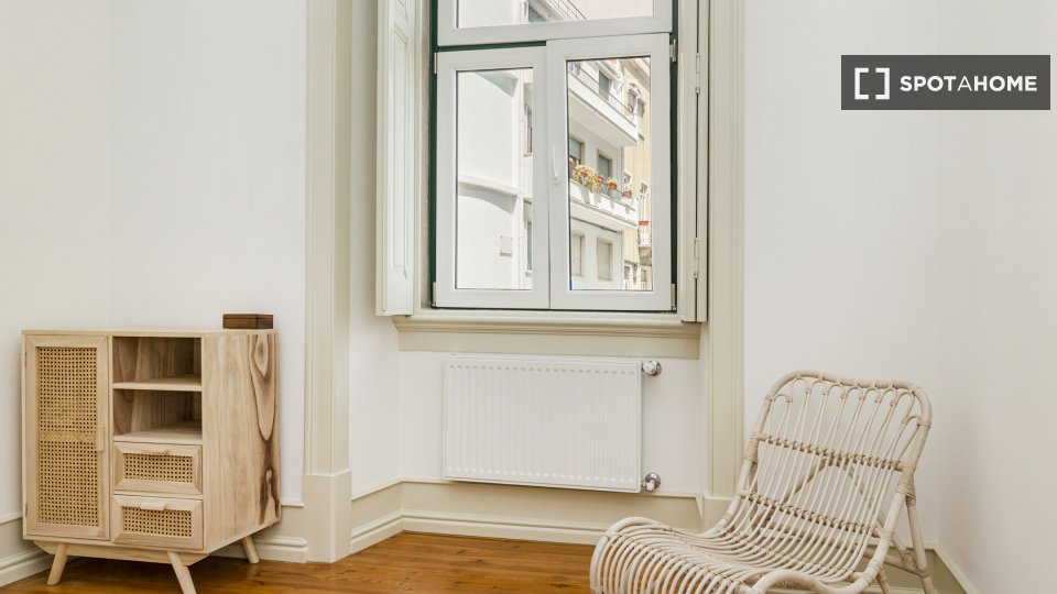 Apartment Lisbon, 2 beds, 105m² — photo 4
