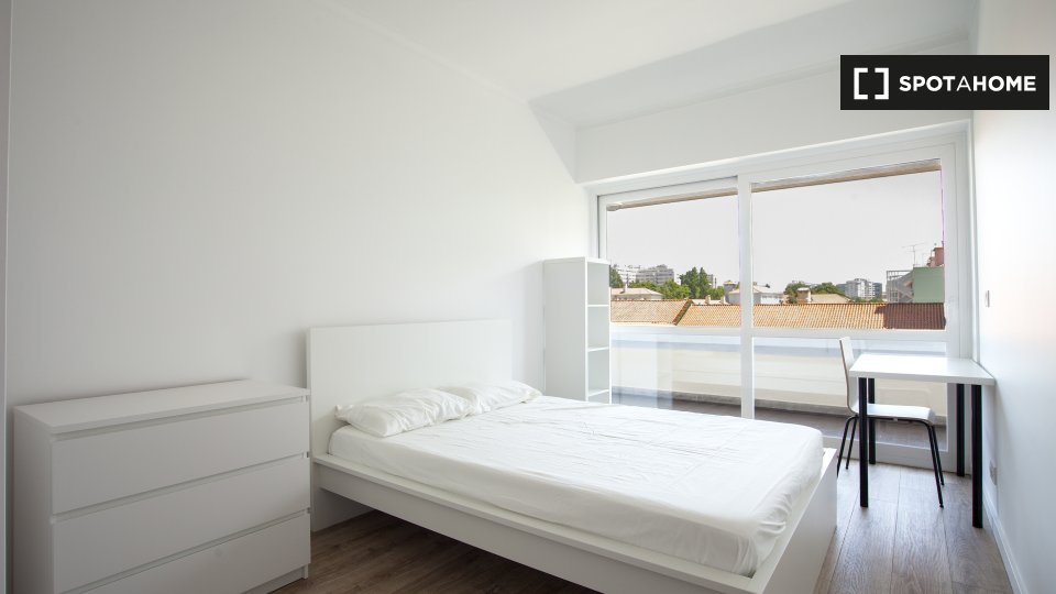 Double room Lisbon, 7 beds, 180m² — photo 19