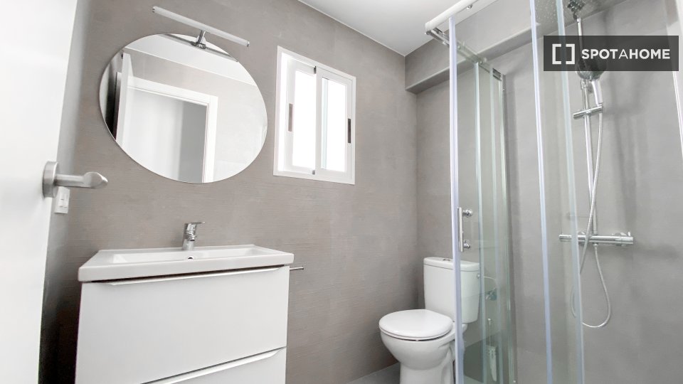 Double room Valencia, 5 beds, 110m² — photo 18