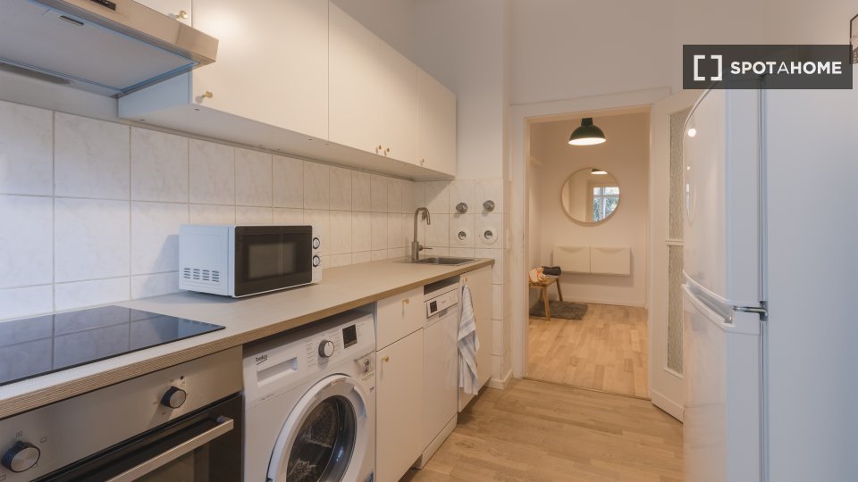 Double room Berlin, 8 beds, 49m² — photo 17