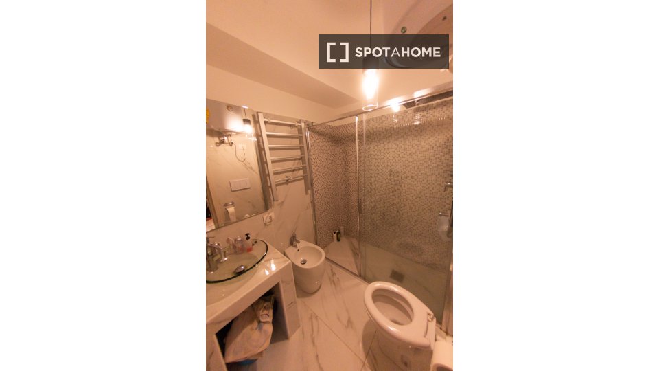 Double room Milan, 3 beds, 75m² — photo 13