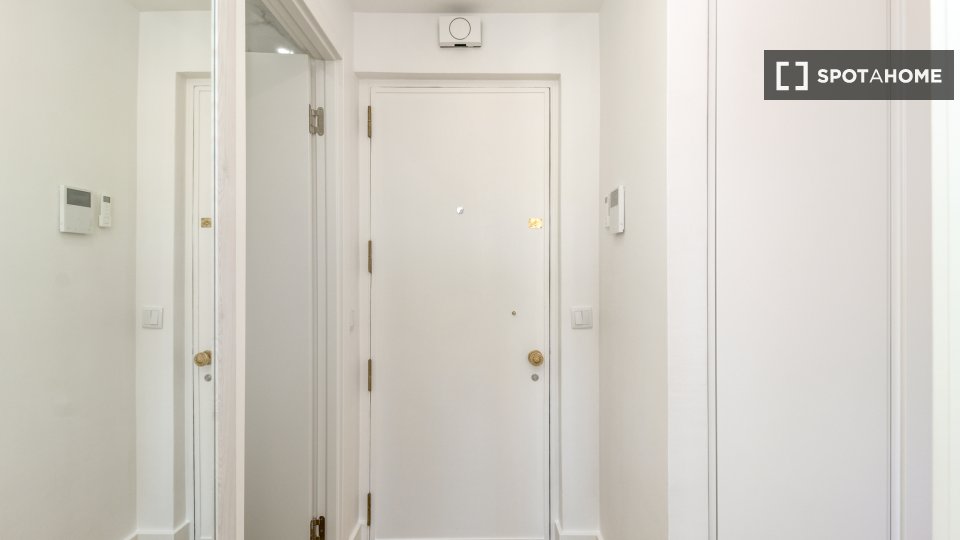 Apartment Lisbon, 1 bed, 60m² — photo 5