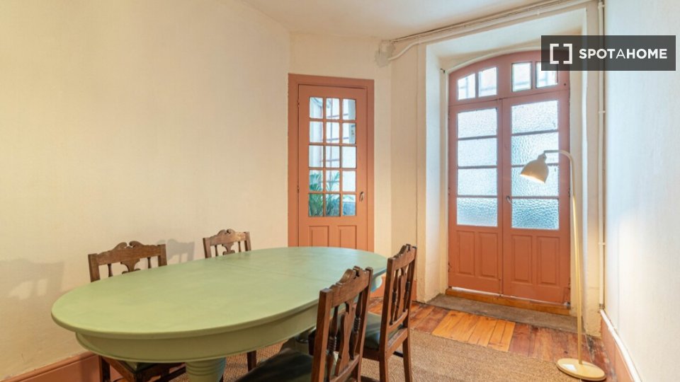 Apartment Porto, 3 beds, 90m² — photo 16