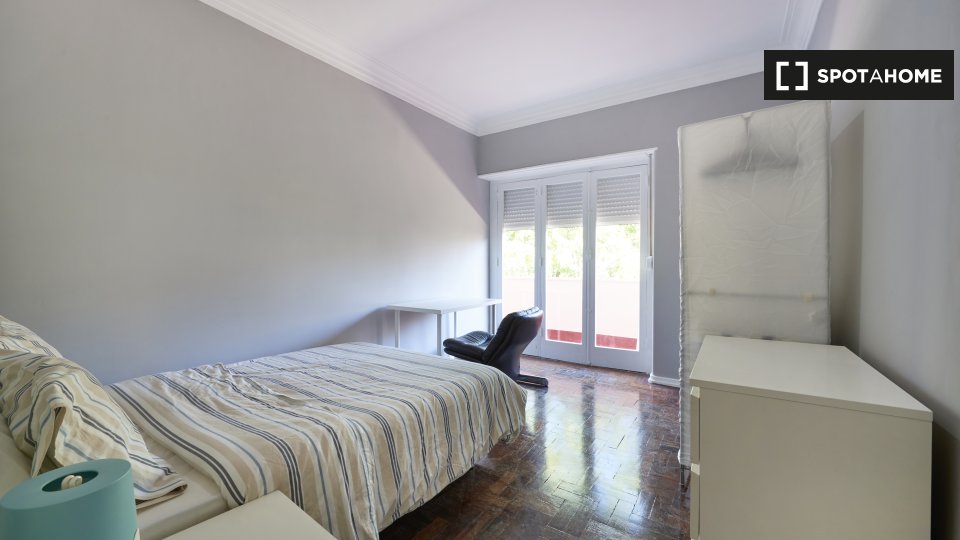 Double room Lisbon, 11 beds — photo 1