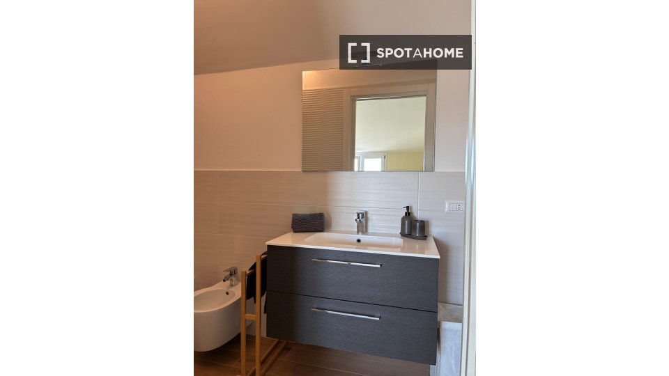 Double room Milan, 3 beds — photo 13