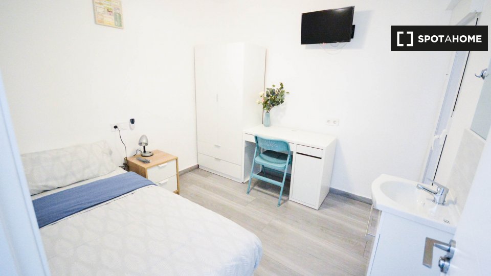 Double room Valencia, 4 beds, 100m² — photo 1
