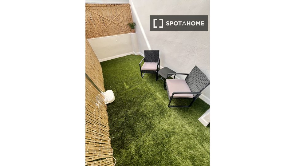 Double room Valencia, 5 beds, 120m² — photo 32