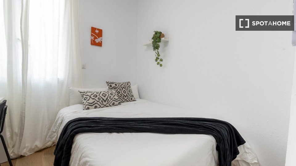 Double room Madrid, 5 beds — photo 5