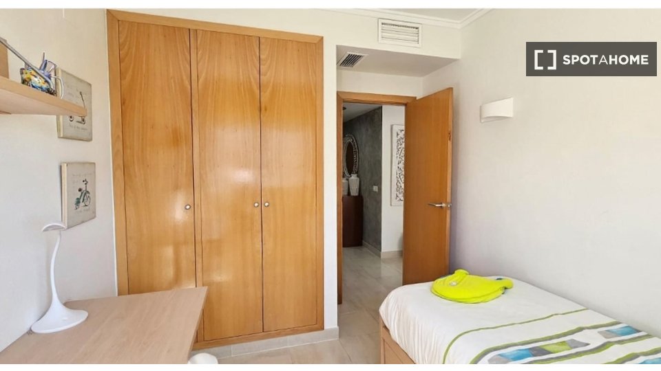 Apartment Valencia, 3 beds — photo 15