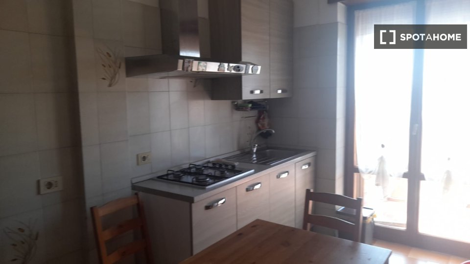 Double room Rome, 3 beds — photo 19
