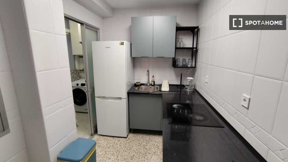 Double room Malaga, 3 beds, 80m² — photo 20
