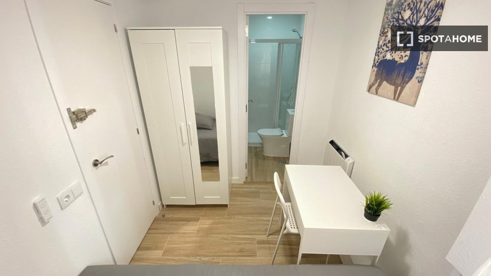 Double room Madrid, 4 beds — photo 22