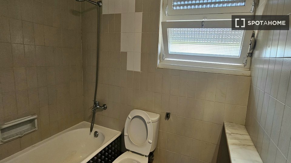 Apartment mono Lisbon, 95m² — photo 32
