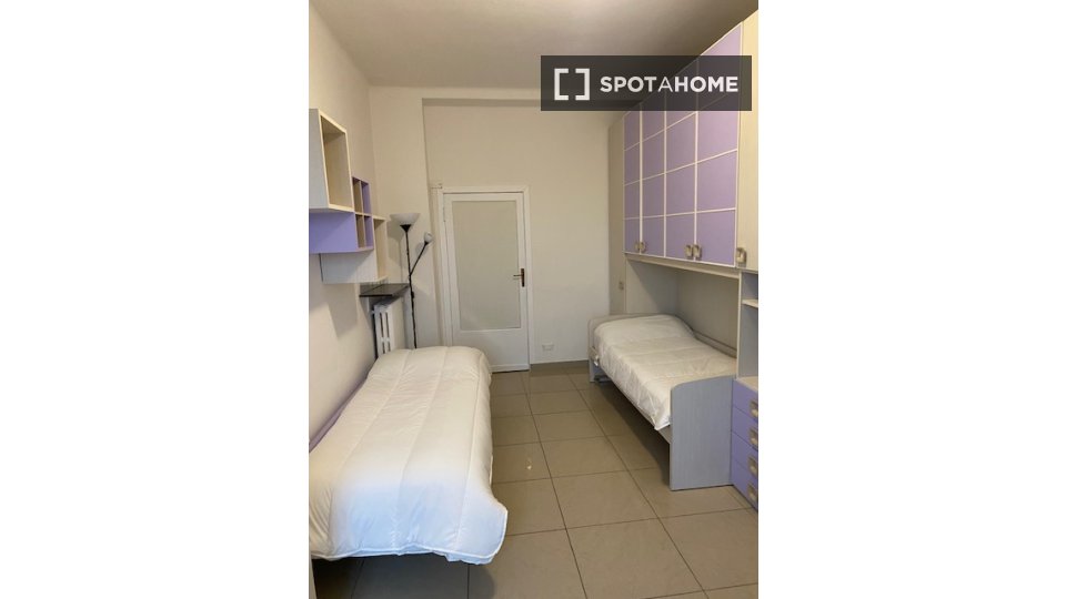Double room Milan, 2 beds — photo 6