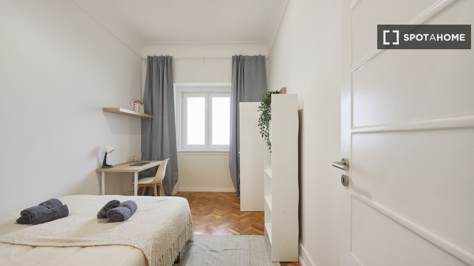 Double room Lisbon, 10 beds — photo 23