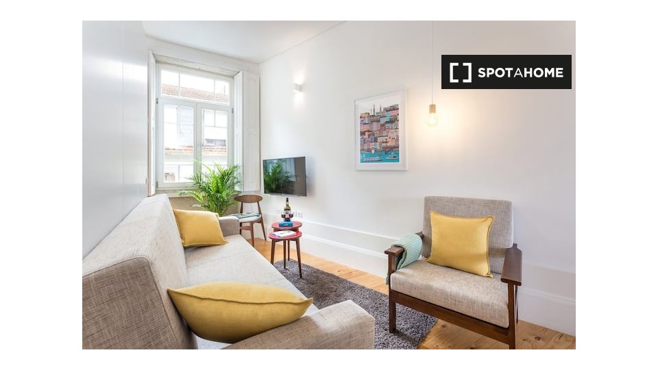 Apartment Porto, 1 bed, 20m² — photo 1