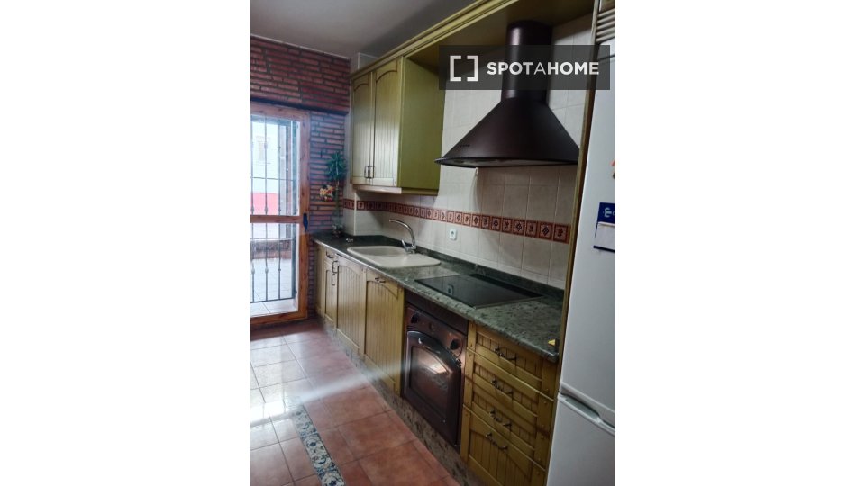 Double room Madrid, 4 beds, 100m² — photo 13