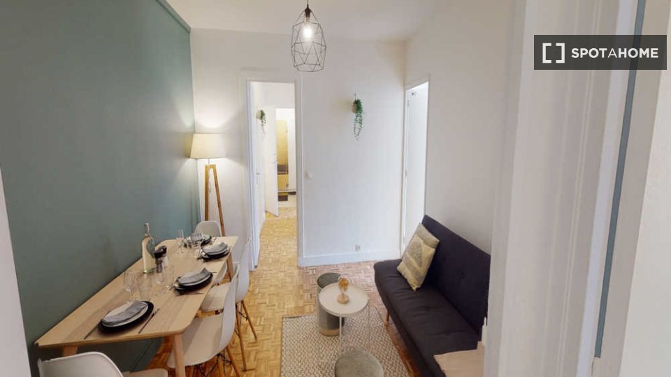 Double room Paris, 4 beds, 80m² — photo 3