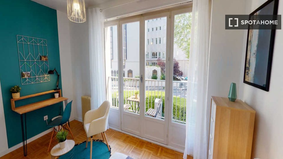 Double room Lyon, 5 beds, 90m² — photo 2