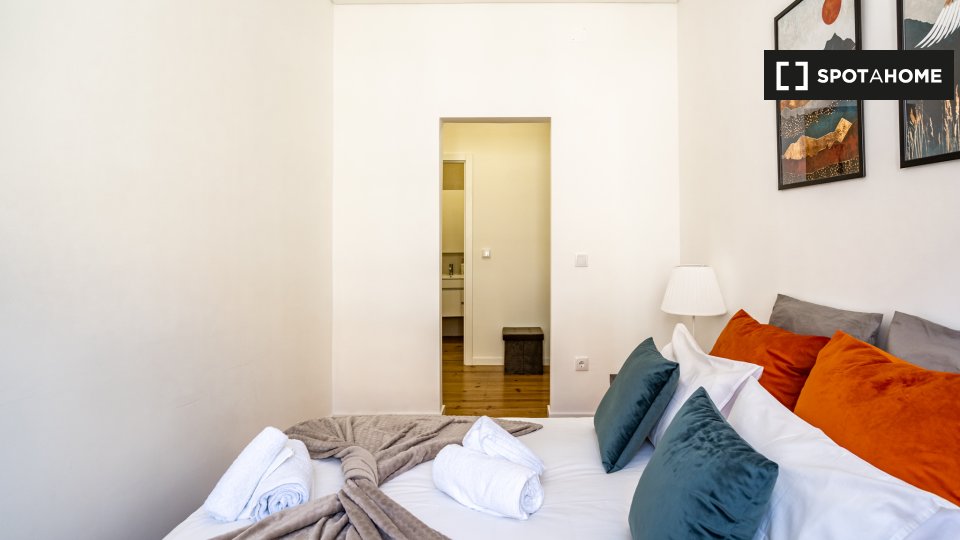 Apartment Lisbon, 2 beds — photo 2
