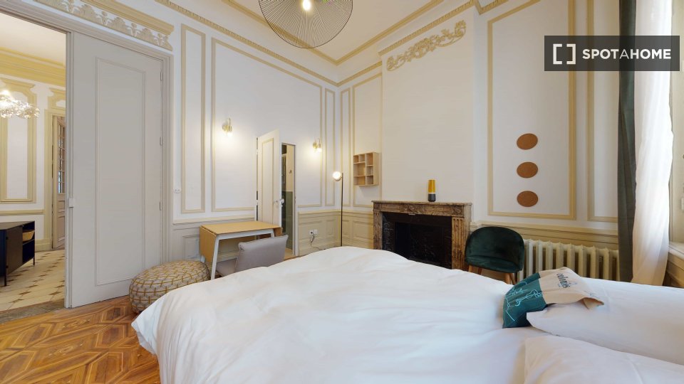 Double room Marseille, 14 beds — photo 11