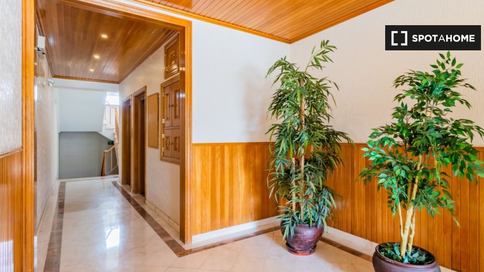 Apartment Lisbon, 3 beds — photo 14
