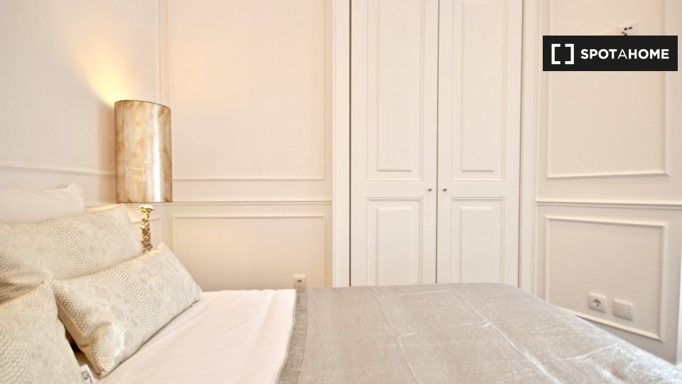 Apartment Lisbon, 2 beds, 70m² — photo 14