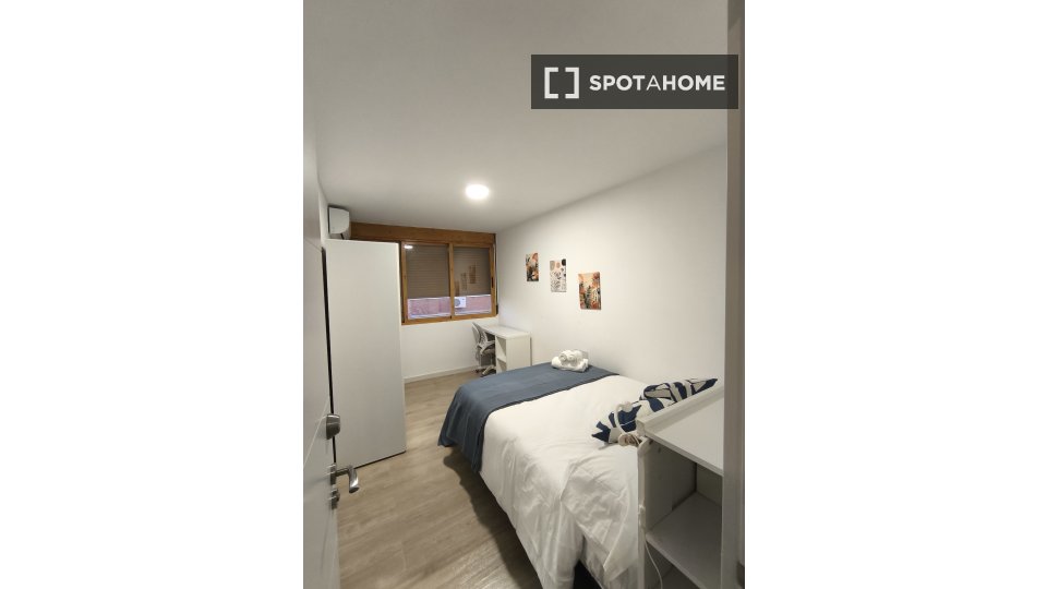 Double room Malaga, 4 beds — photo 8