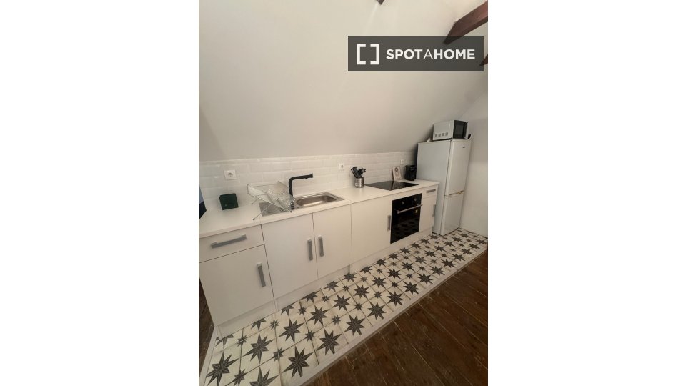 Apartment Lisbon, 2 beds, 80m² — photo 10
