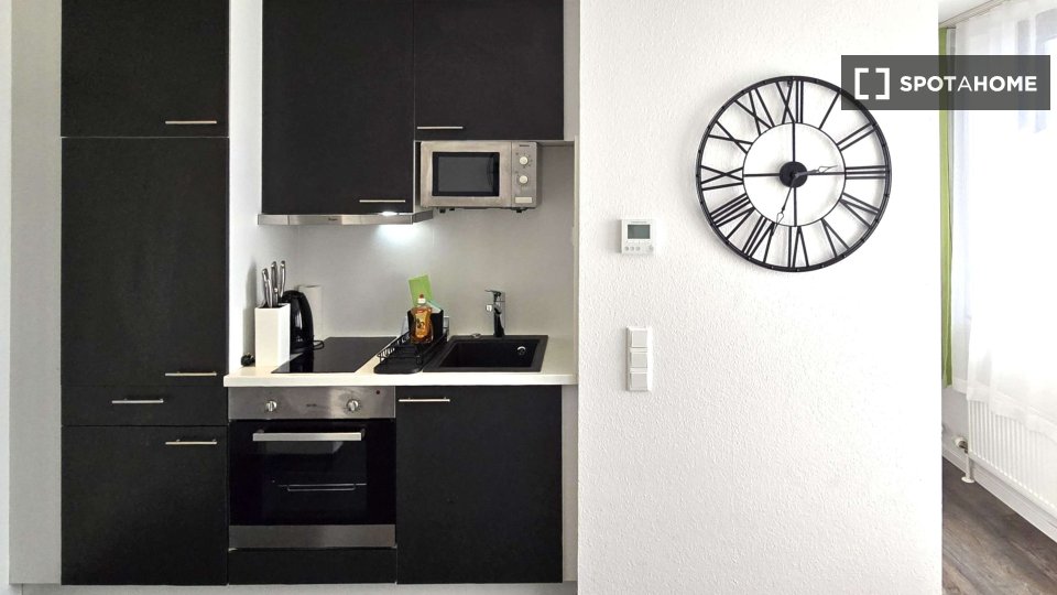 Apartment Frankfurt, 1 bed, 29m² — photo 1