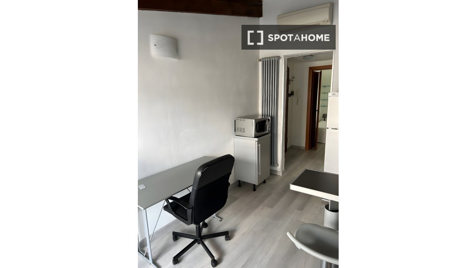Apartment Milan, 1 bed, 55m² — photo 18