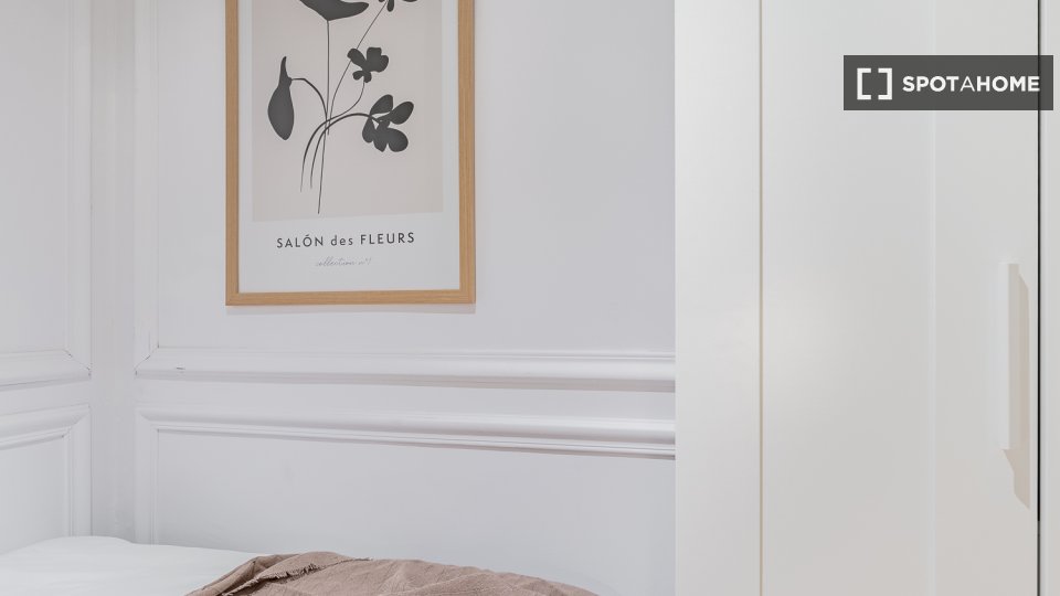 Double room Madrid, 10 beds, 173m² — photo 56