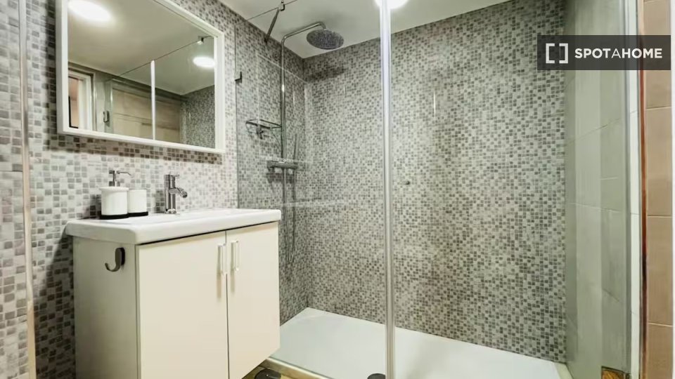 Apartment mono Lisbon — photo 18