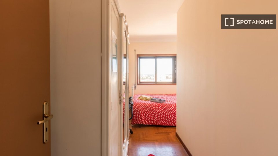 Double room Porto, 5 beds, 115m² — photo 8