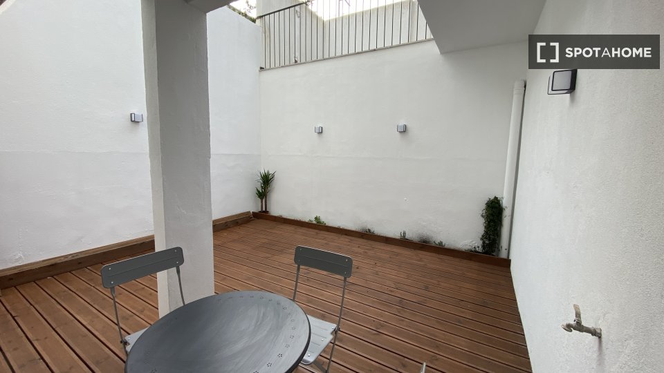 Apartment Lisbon, 2 beds, 70m² — photo 8