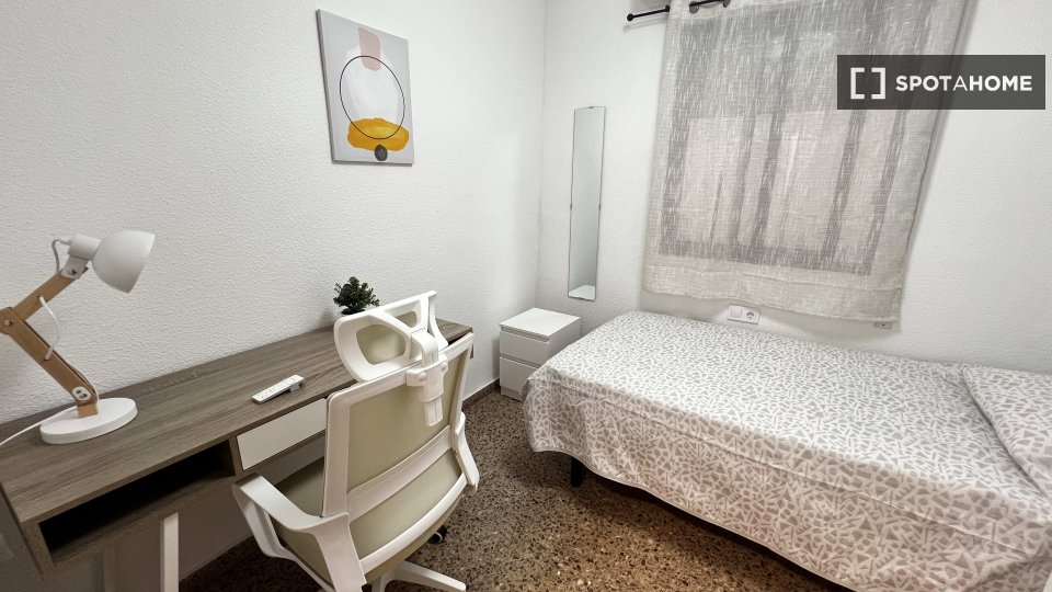 Double room Valencia, 5 beds — photo 1