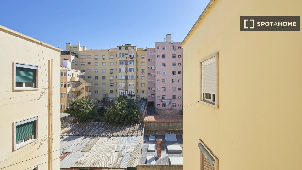 Double room Lisbon, 6 beds — photo 10