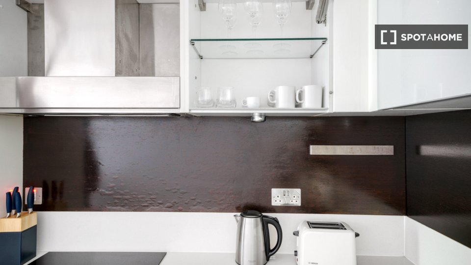 Apartment London, 2 beds, 75m² — photo 1