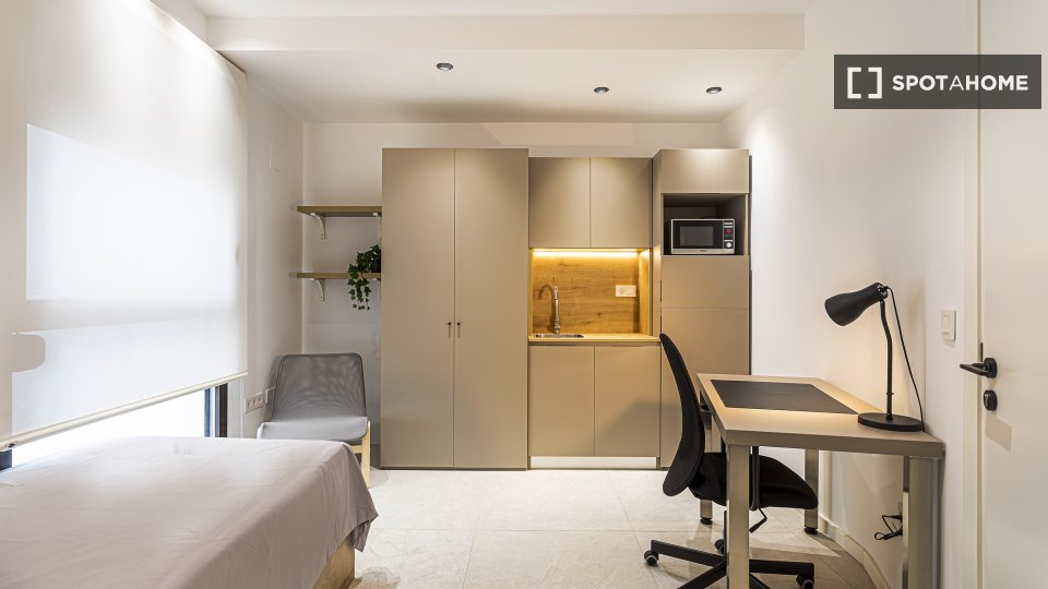 Double room Valencia, 5 beds, 127m² — photo 11