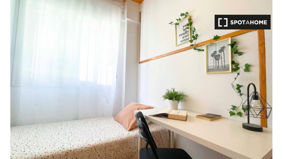 Double room Madrid, 8 beds, 180m² — photo 19