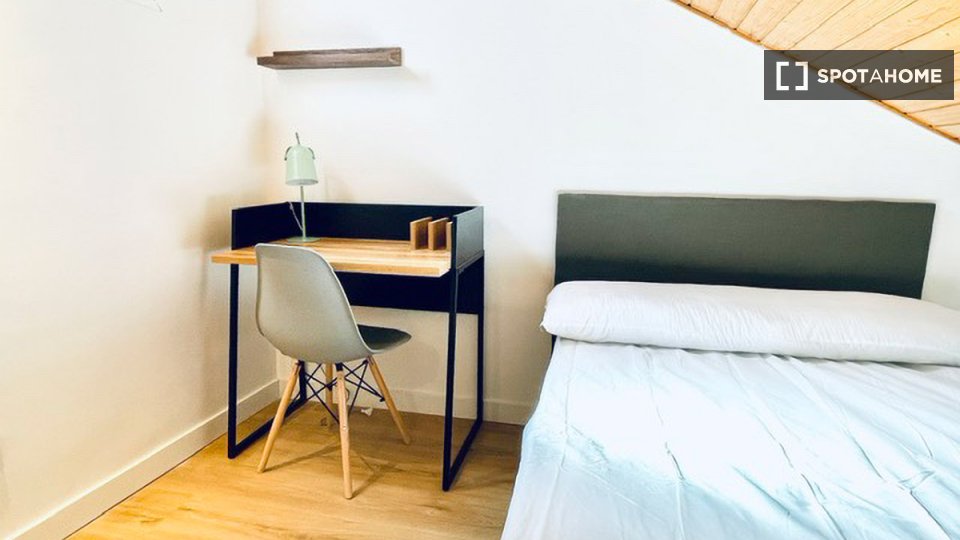 Double room Madrid, 18 beds — photo 10