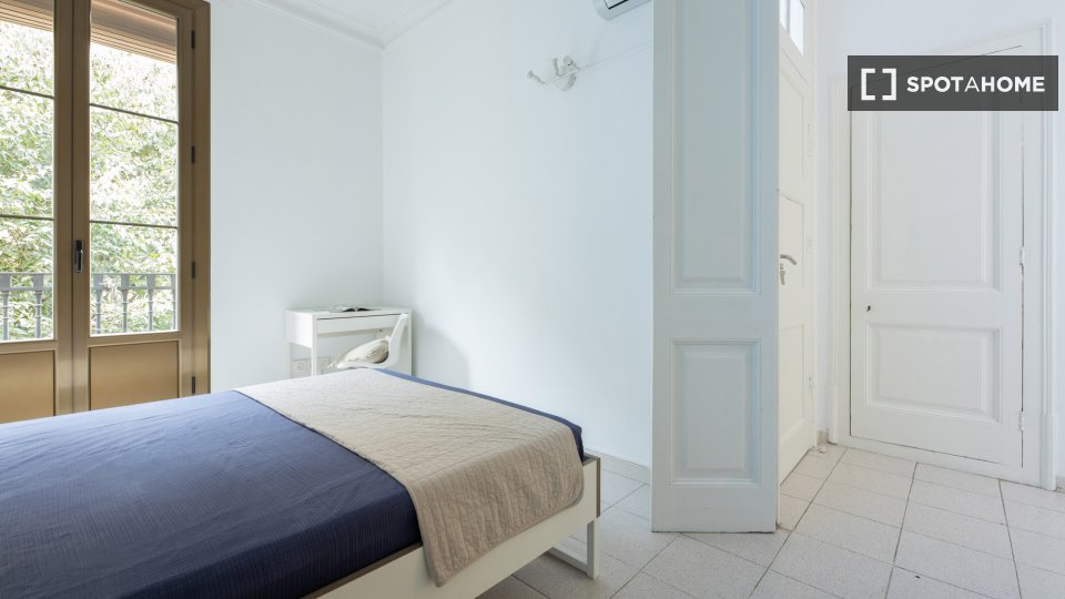 Double room Barcelona, 6 beds, 150m² — photo 3
