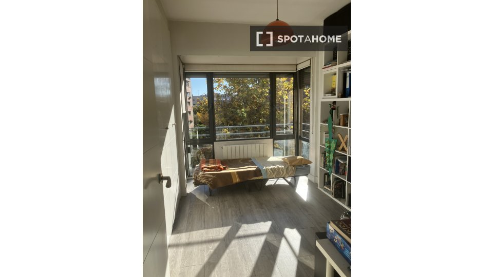 Double room Madrid, 2 beds, 89m² — photo 1