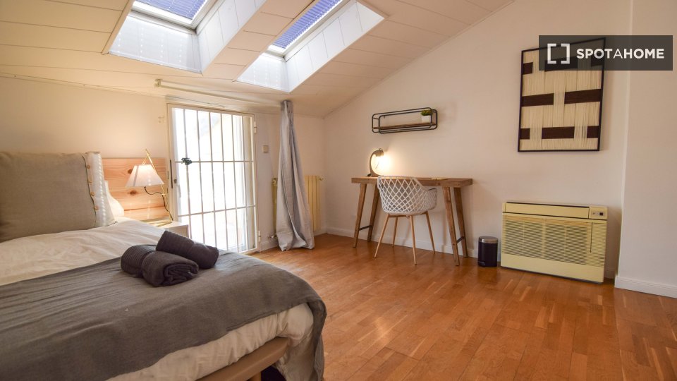 Double room Madrid, 11 beds, 503m² — photo 19