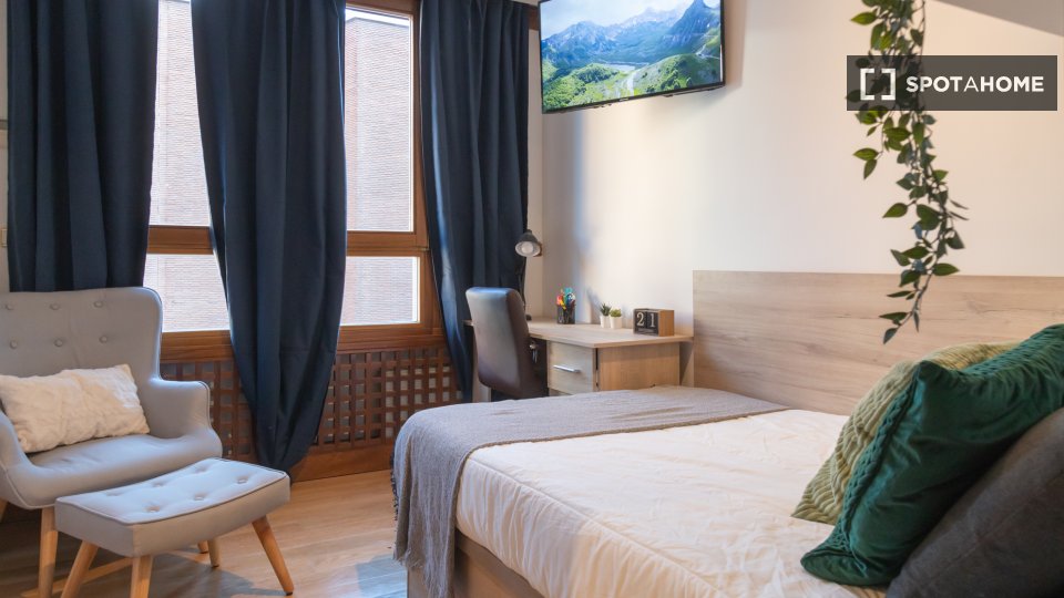 Double room Madrid, 11 beds — photo 8