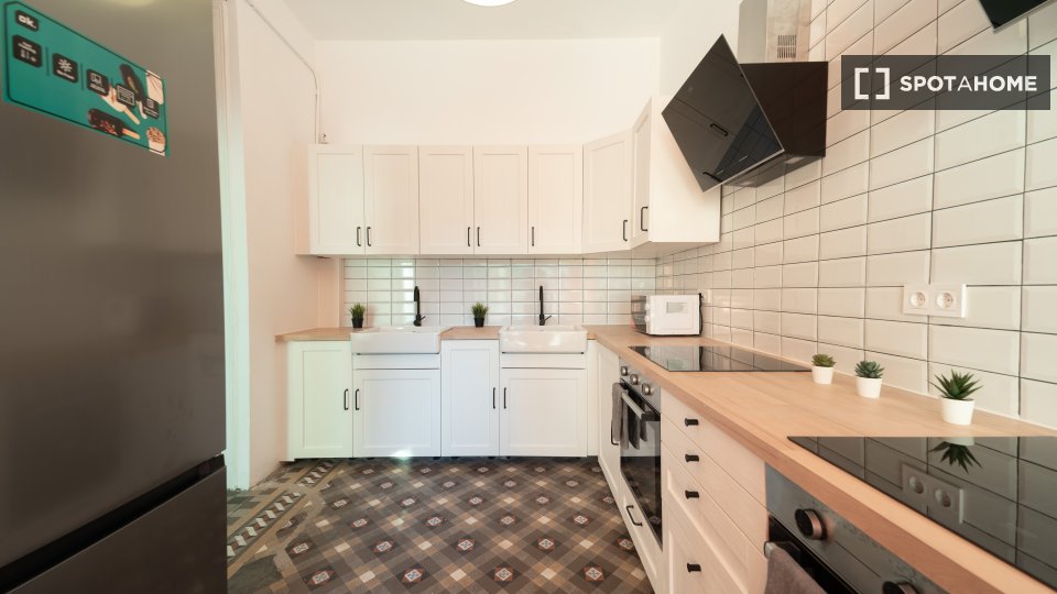 Double room Barcelona, 10 beds, 180m² — photo 2