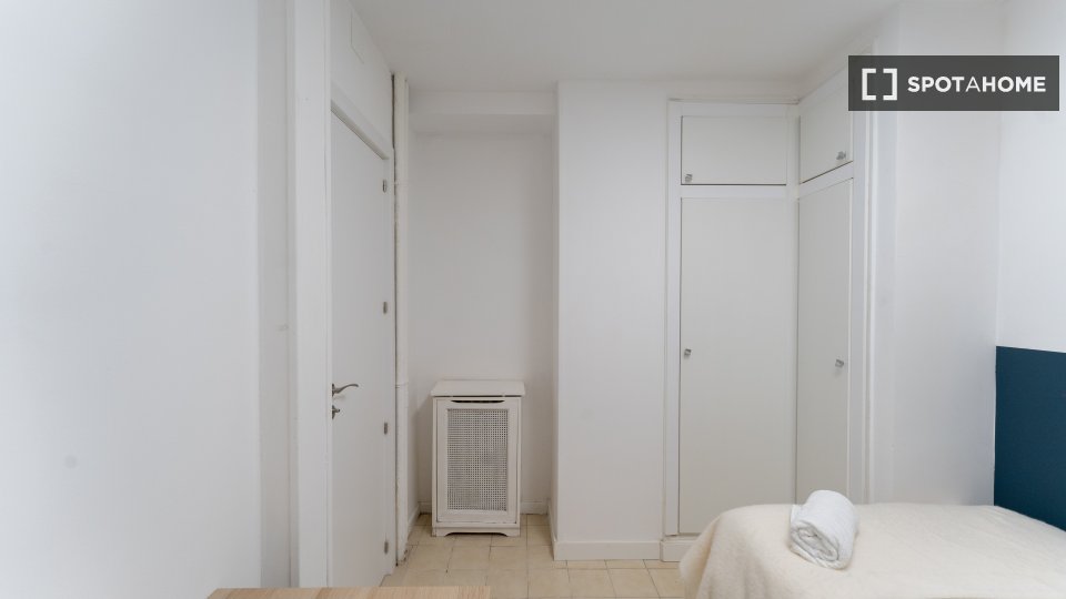 Habitación doble Madrid, 7 habitaciones — foto 3