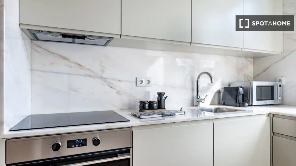 Apartment Porto, 1 bed, 56m² — photo 6