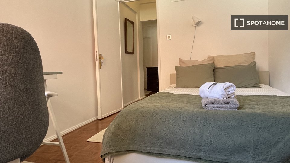 Double room Lisbon, 4 beds, 100m² — photo 8